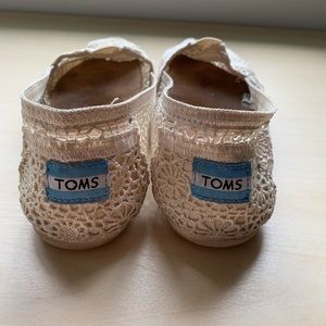 Toms White Alpargata Moroccan Crochet Shoes